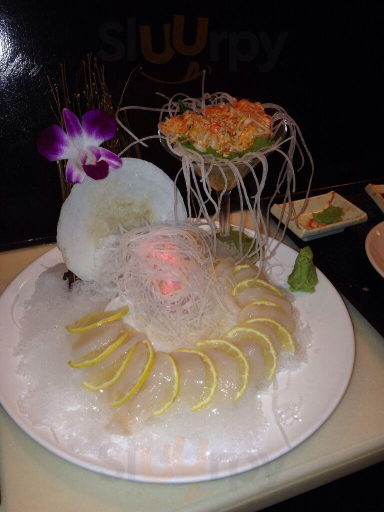 Mahzu Sushi Bar & Restaurant