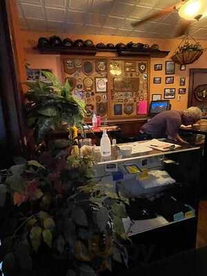 Joshua's Restaurant & Tavern