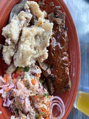 Moat Mountain Smokehouse & Brewery