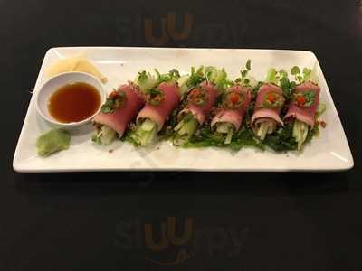 Sake Sushi Bar & Lounge