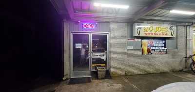 Mo-joe's Sports Bar & Grill