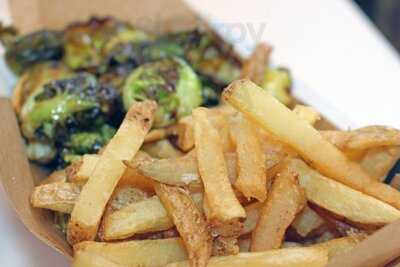 Relish Hot Dog & Sausage Company