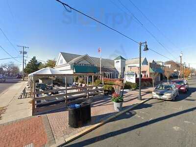 Boathouse Bar And Grill.