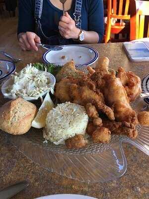 Embarcadero's Waterfront Grille