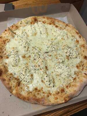 Elvio's Pizzeria & Restaurant