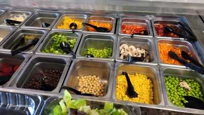 Leaf Salad Bar