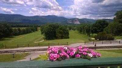 Ledgeview Grill At North Conway Country Club