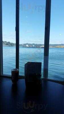 Pier 839 Restaurant & Bar