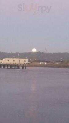 Pier 839 Restaurant & Bar