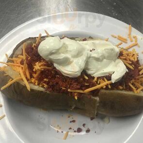 Big Bois Crawfish Hole