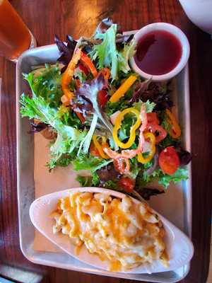 Bites On The Courtyard