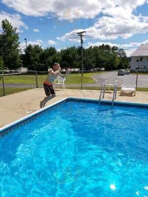 The Yankee Clipper Inn