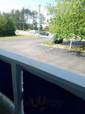 The Yankee Clipper Inn