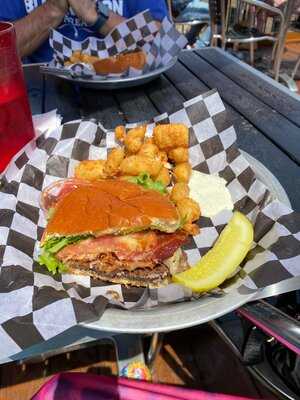 The Buck Burgers & Brew