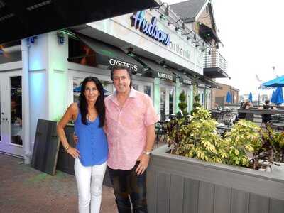 Hudsons On The Mile Freeport Ny