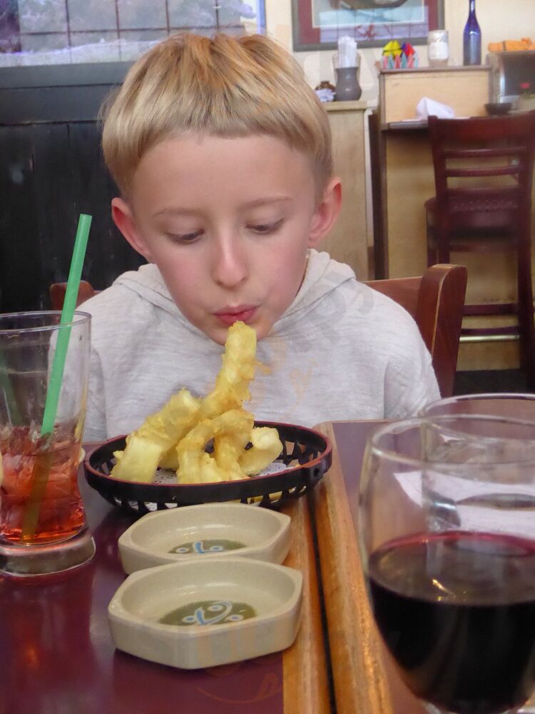 Tomos Japanese Resturant