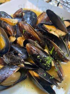 D'cocco's Pizzeria Restaurant