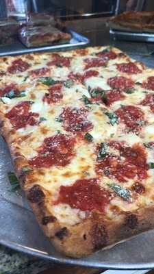 D'cocco's Pizzeria Restaurant