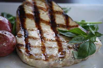 Elliot's On The Mile