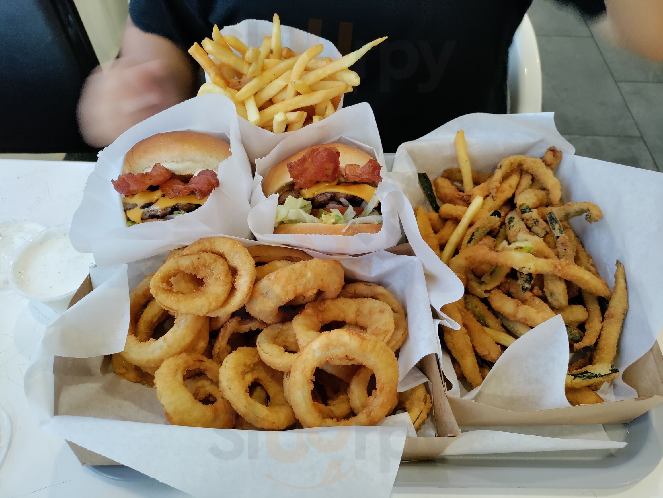 A's Ace Burgers