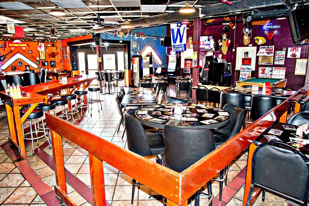 Boomerangs Bar And Grill