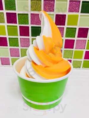 Hoopla Frozen Yogurt