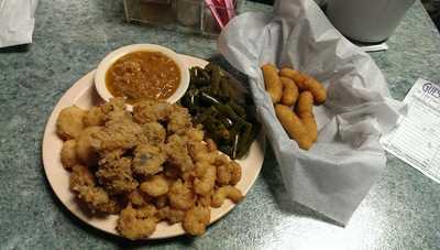 Holt Lake Bar-b-que & Seafood