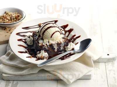 Famous Dave's Bar-b-que