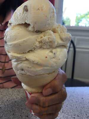 Oberweis Ice Cream And Dairy Store