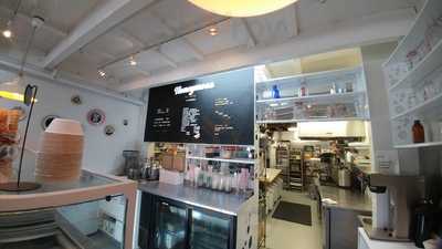 Honeymoon Ice Cream Scoop Shop