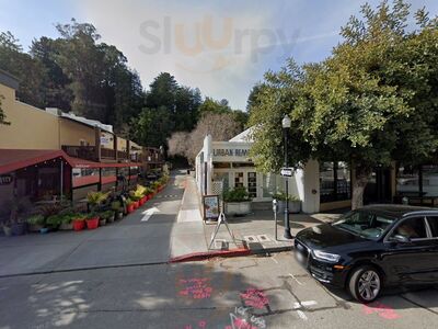 Honeymoon Ice Cream Scoop Shop