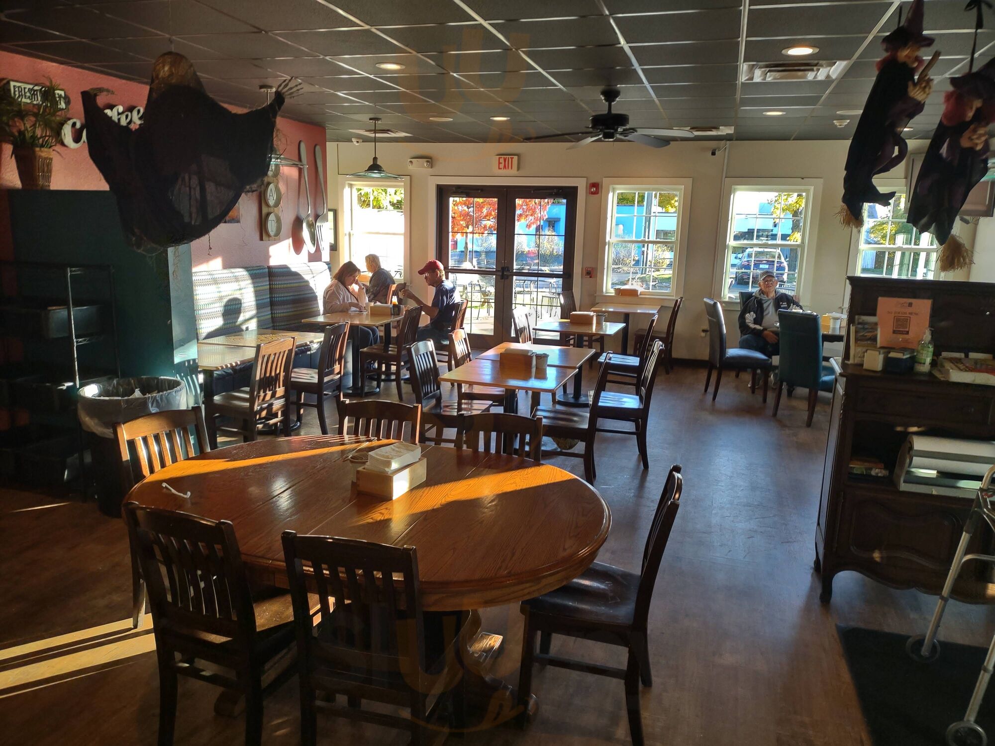 Ryan's And Showtime's