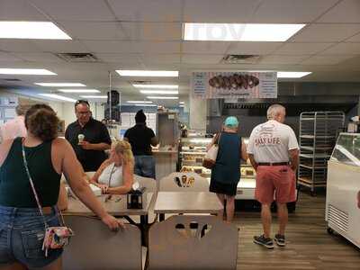 Burneys Bakery & Ice Cream