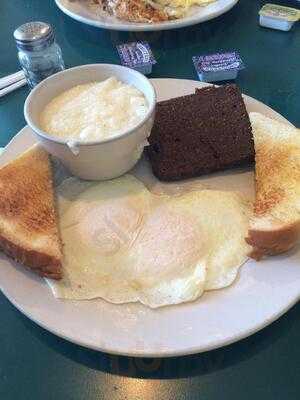 Local's Family Diner