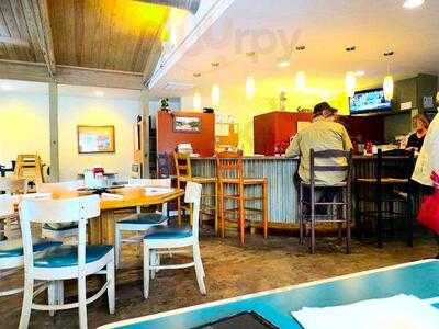 Local's Family Diner