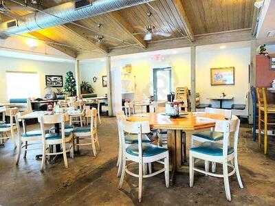 Local's Family Diner