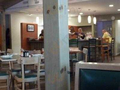 Local's Family Diner