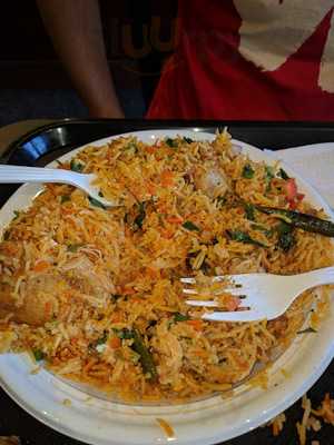 Nishnosh Mediterranean Grill