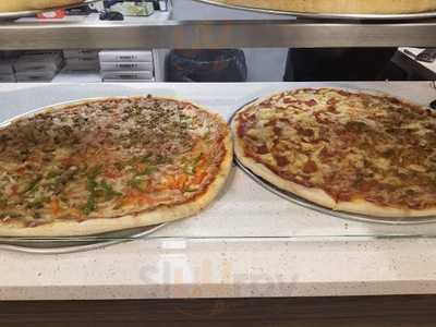 Hunki's Kosher Pizza