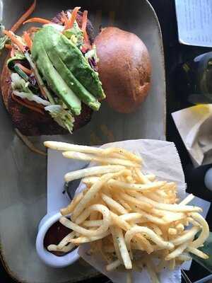 Opah Restaurant & Bar