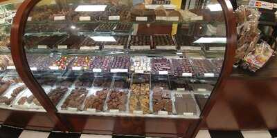 Kilwins Babylon Village