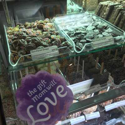 Kilwins Babylon Village