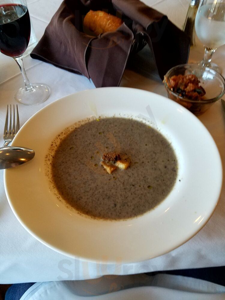 Pucciarello's Italian Kitchen
