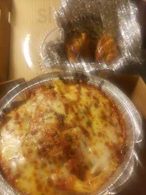 Pepperoni's Gourmet Pizza