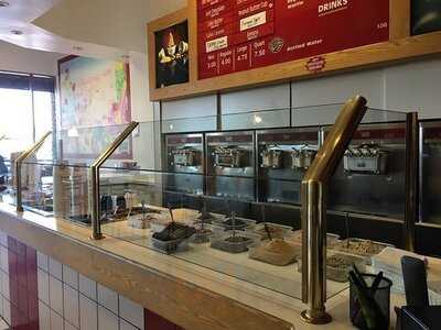 Golden Spoon Frozen Yogurt