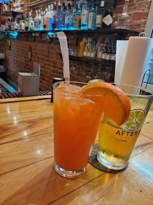 Mulligan Mack's After5