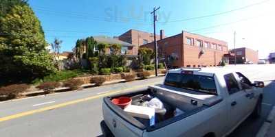 Mulligan Mack's After5