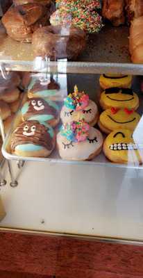Aliso Bakery And Donuts