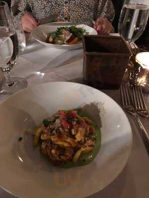 Detente Restaurant And Wine Bar