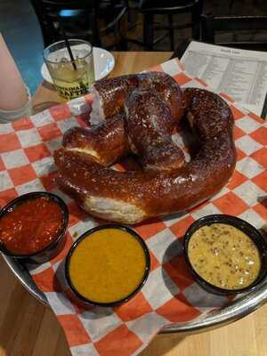 Magic Tree Pub & Eatery